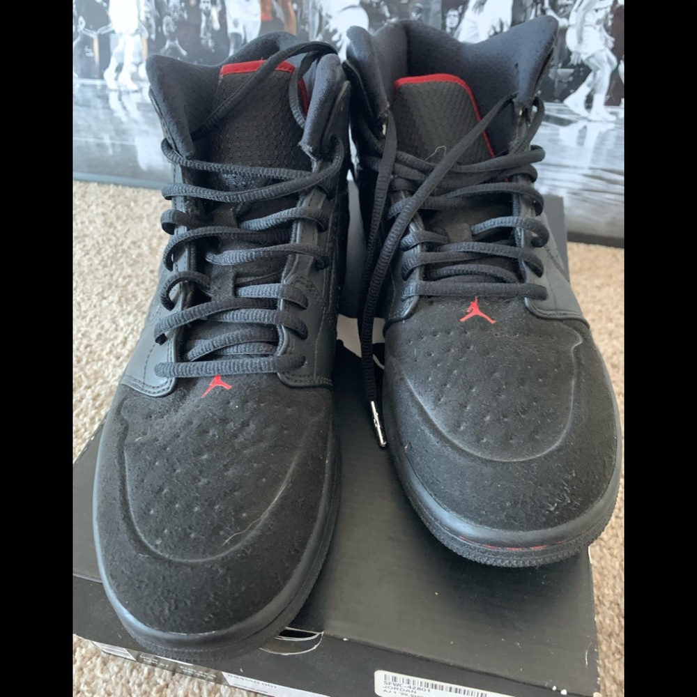 Jordan 1 Mid shoes